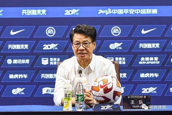 大森南朋与苍井优正式分手 一年恋情宣告终结 2011-08-20 据日媒爆料，日本男星大森南朋（39岁）与女星苍井优（26岁）在7月正式分手。