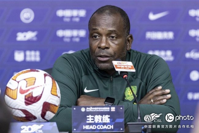 姚晨现身医院全副武装 身体状况亮红灯引人担忧 2019-05-30 近日，有媒体拍到姚晨带助理现身医院。