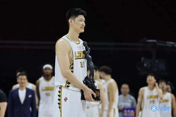 郑秀文演唱会刘德华助阵 天王自曝每晚努力造人 2015-01-03 2015年1月2日，郑秀文世界巡回演唱会于红馆举行最后一场演出，现场明星云集，容祖儿、许志安等现身亮相。