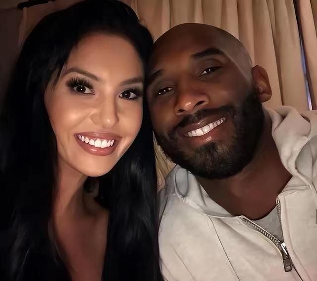 大方认爱卡哥：是的，我们订婚了 锦绣开年！